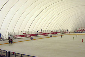 可移动厂房仓库可广泛应用于飞机库、粮库（粮仓）大棚、 储煤棚（干煤棚）、洗煤棚仓库棚、沙场大篷、盐场大蓬、畜牧业饲料储存、牛棚、马场等。